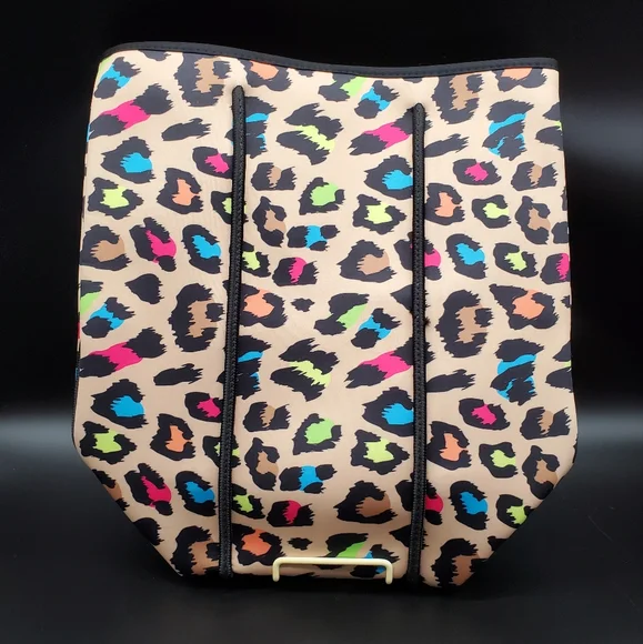 SOLD🐆 Neoprene Large Tote Bag with Pouch - Picture 5 of 8